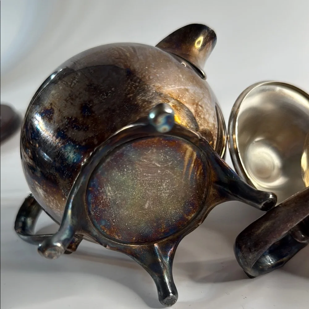 Vintage Sugar and Creamer set, I believe is Silver Plated - Picture 5 of 16